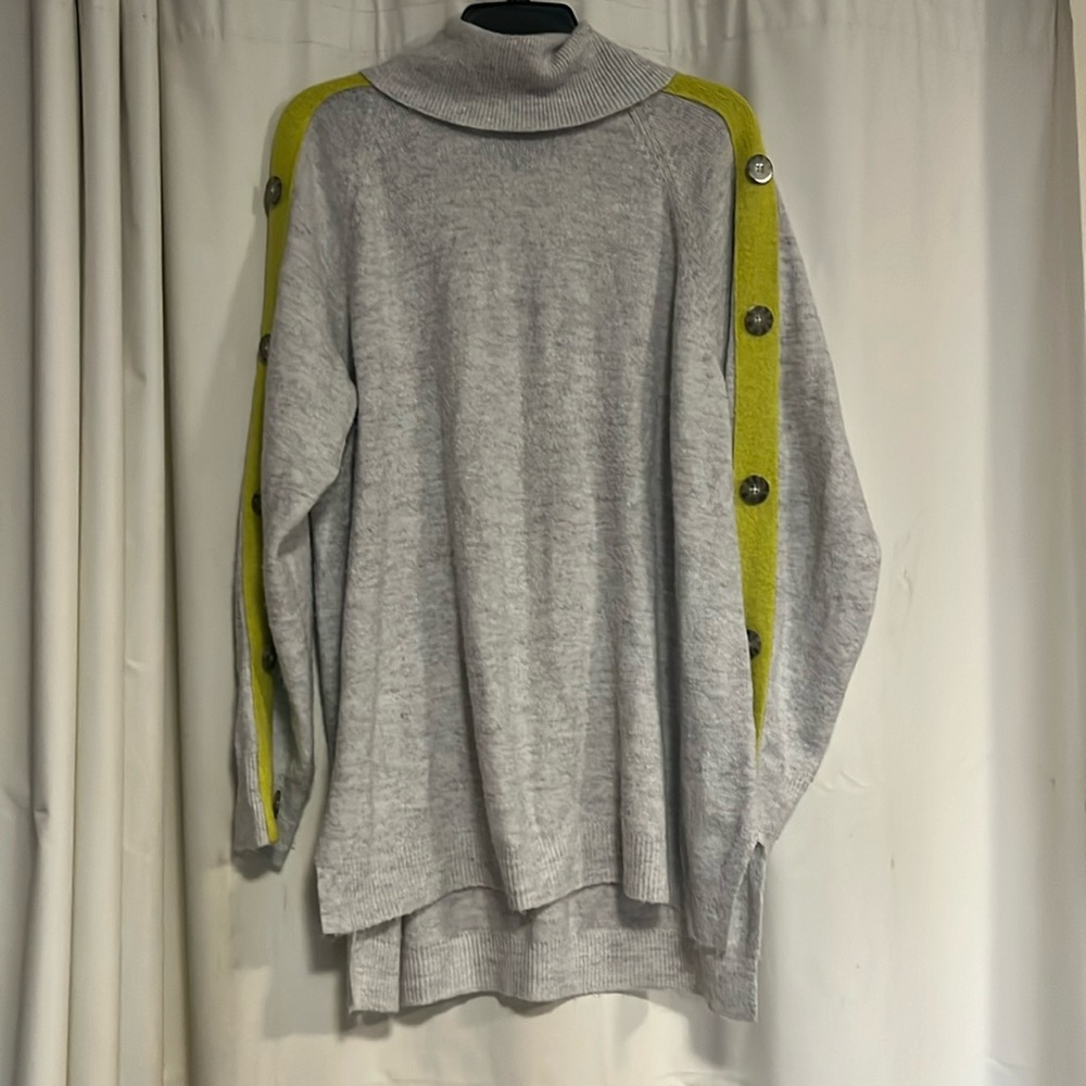 Apt 9 Gray Turtleneck with Green Stripe and Buttons, XL, Tunic Length